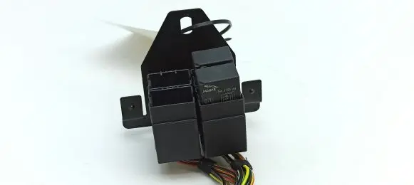 Jaguar XJ X308 Hazard warning light relay LNA6705AB
