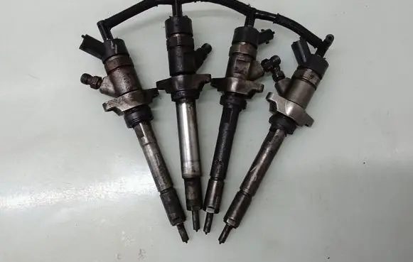 Peugeot Partner Fuel injectors set 0445110239