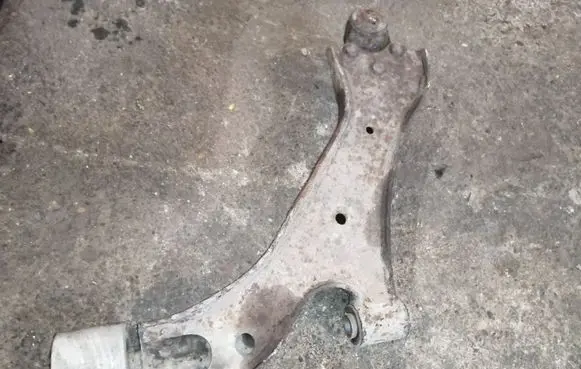 Chevrolet Captiva Front lower control arm/wishbone