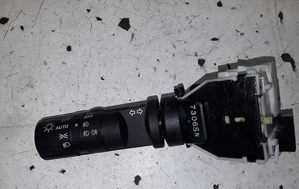 Nissan Qashqai Indicator stalk 7306SN