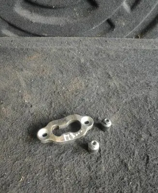 Mazda 3 II Fuel Injector clamp holder