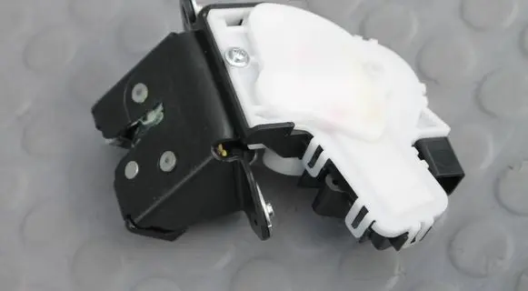 Mazda CX-5 II Tailgate lock latch ZAMEK-RYGIEL-KLAPY