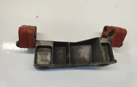 Dodge RAM Muffler mount bracket/holder 68268197AA