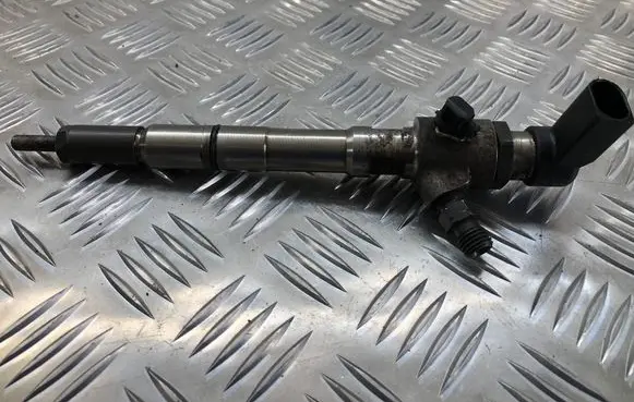 Volkswagen Golf VI Fuel injector 03L130277B