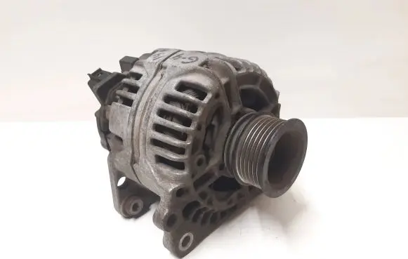 Volkswagen Golf IV Generator/alternator 037903025E 0124315004