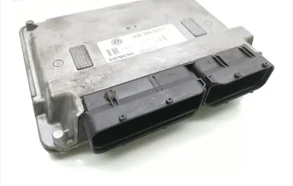 Volkswagen Polo IV 9N3 Engine control unit/module 03D906033F 5WP40298