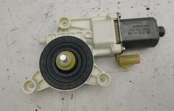 Chrysler Grand Voyager V Rear door window regulator motor 3018077D