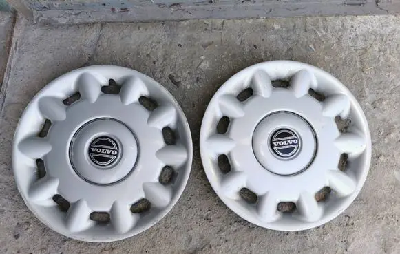 Volvo S40, V40 R15 wheel hub/cap/trim 9157418