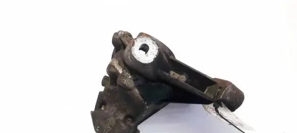 Volvo S80 Engine mounting bracket 6g9n18d624bc 6g9n-18d624-bc