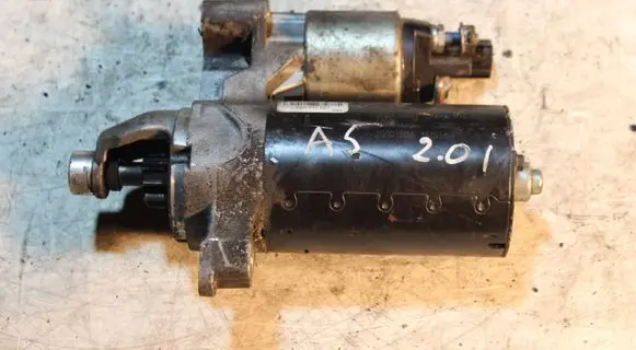 Audi A5 8T 8F Starter motor 06H911021