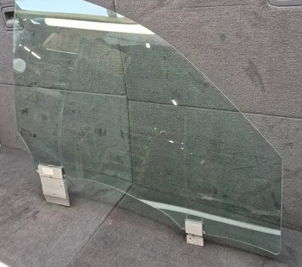 Audi Q8 Front door window glass four-door 4M8845022B 4M8845022C