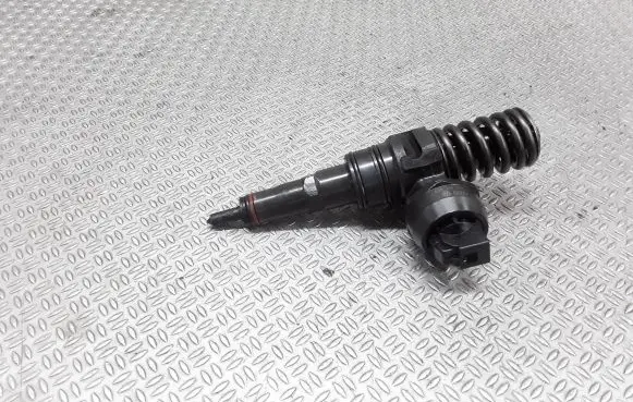 Volkswagen Sharan Fuel injector 038130073AK