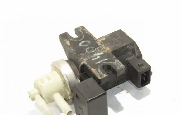 Hyundai Matrix Vacuum valve 72190316