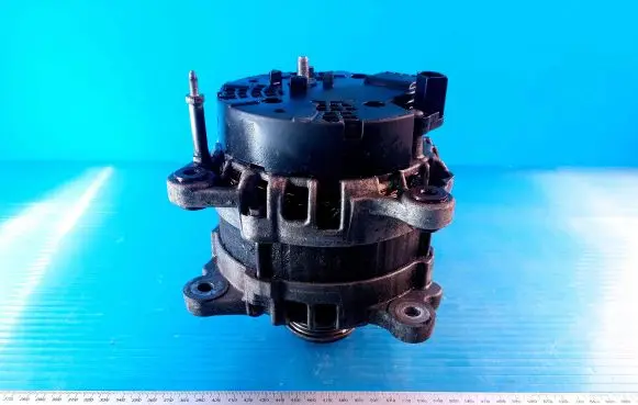 Volkswagen PASSAT B7 Generator/alternator 03L903024E 0125811027