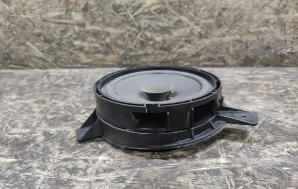 Mitsubishi Grandis Rear door speaker MR986443 EAS16P651BL3