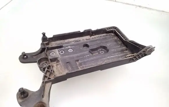 Skoda Octavia Mk3 (5E) Battery tray 5Q0915321H 5Q0915331J