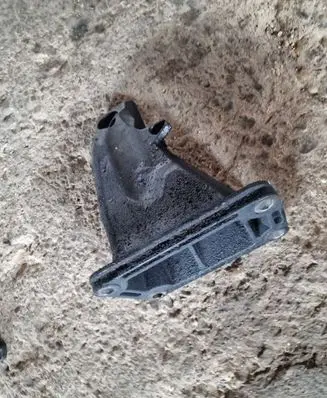 BMW 7 E65 E66 Engine mounting bracket