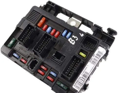 Citroen Berlingo Fuse module 9650618480 U118470003L