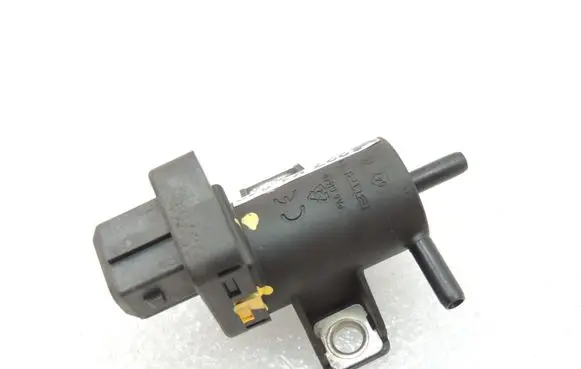 Nissan Navara D40 Vacuum valve 1495600Q0L