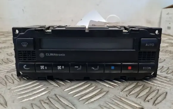 Volkswagen PASSAT B5.5 Climate control unit