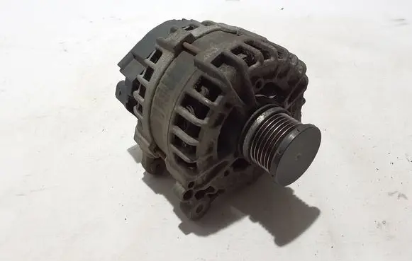 Volkswagen Transporter - Caravelle T6 Generator/alternator 04L903023T