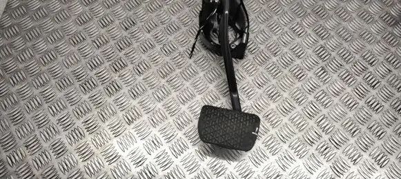 Mercedes-Benz E W212 Brake pedal A2042902001 PP204290056