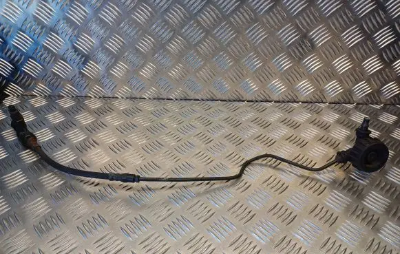 Volkswagen PASSAT B6 Clutch pipe/line FM27005F 1K0721468A
