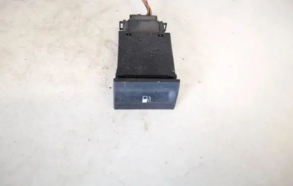 Skoda Octavia Mk1 (1U) Fuel tank opening switch 1u0959833c