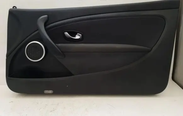 Renault Megane III Front door card panel trim 809009025R