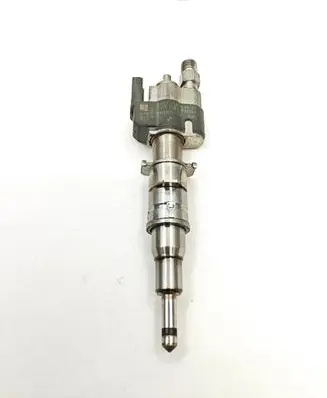 BMW 1 E81 E87 Fuel injector 7589048 10181010