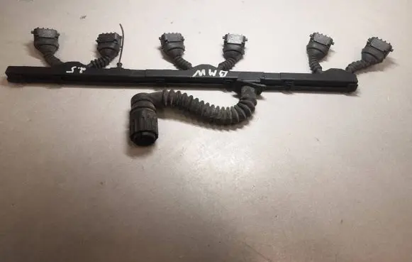 BMW 5 E39 Ignition plug leads 1703525 12621703525 17297