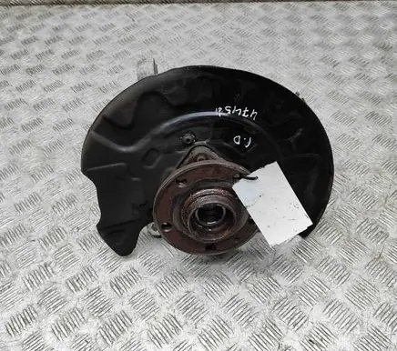 Volkswagen PASSAT B8 Front wheel hub 5Q0407254A 5Q0407258A