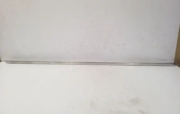 Opel Ampera Front door trim (molding) 82326B