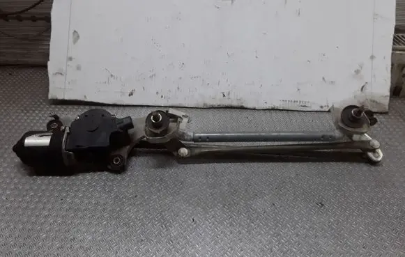 Mitsubishi Colt Front wiper linkage and motor MS1592006821