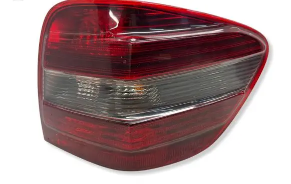 Mercedes-Benz ML W164 Rear/tail lights 404102R