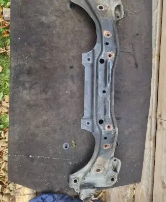 BMW 3 E46 Front axle beam 8171