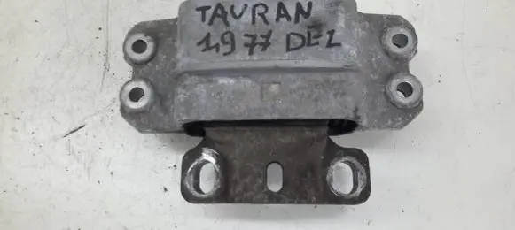 Volkswagen Touran I Engine mount bracket 1K0199555