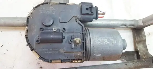 Volkswagen PASSAT B7 Wiper motor 3AC955119 1397220659