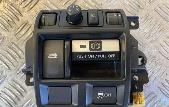 Subaru Legacy A set of switches 83061AJ000 3574118 15A925