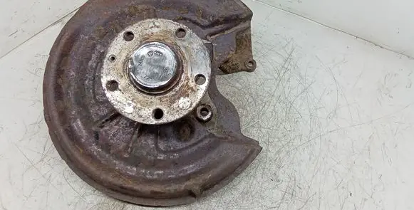 Volkswagen Golf V Rear wheel hub spindle/knuckle 
