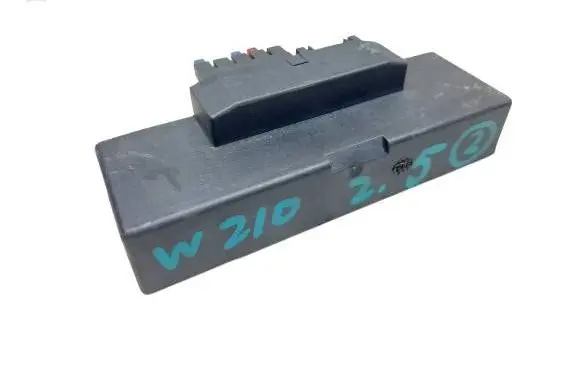 Mercedes-Benz E W210 Fuse module A2105400372