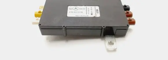 Mercedes-Benz A W169 Antenna control unit A1698200089