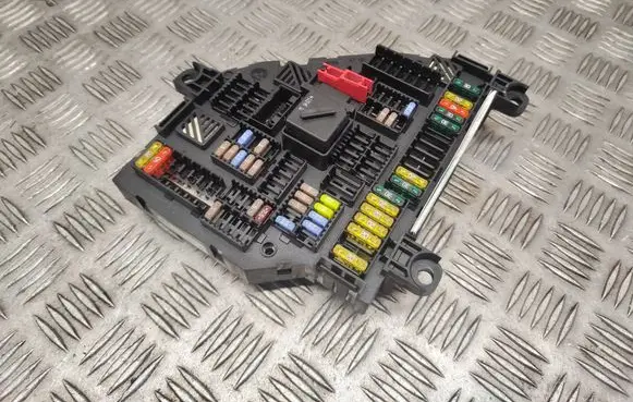 BMW X3 F25 Fuse module 217033454 9259469 03632177