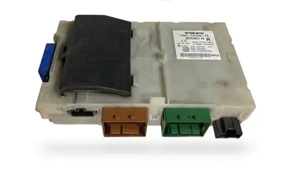 Volvo XC70 Fuse module 30765624 30765624AE 7G9T14C256FA
