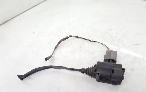 Fuel tank cap lock