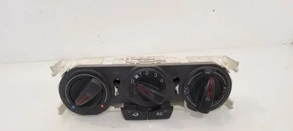 Seat Ibiza IV (6J,6P) Climate control unit 6J0820045A