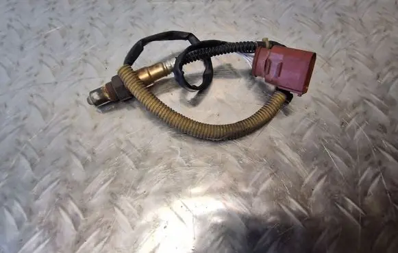 Volkswagen PASSAT B5 Lambda probe sensor 058906265C