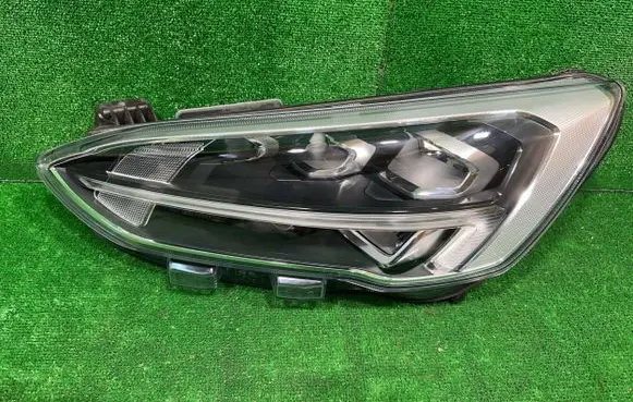 Ford Focus Headlight/headlamp JX7B-13E015-AE