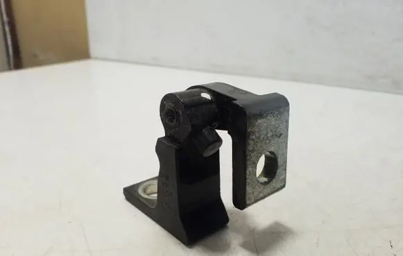 Volkswagen Touareg II Front door upper hinge 
