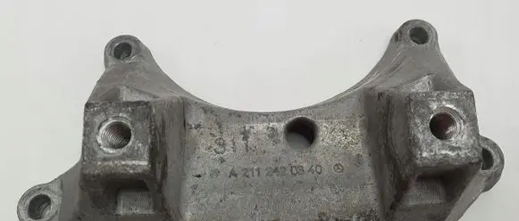 Mercedes-Benz CLS C218 X218 Gearbox mount A2112420304